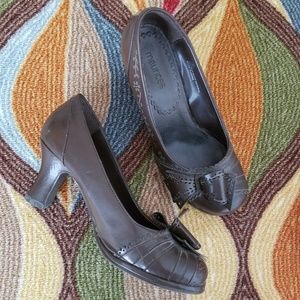 Maurices Brown Bow Heels